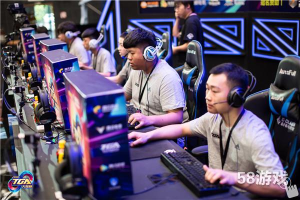 2018TGA大奖赛重庆站CF比赛图集:全神贯注只